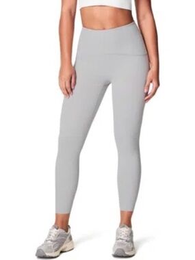 SPANXshape™ Booty Boost® 7/8 Leggings in Cloud Gray - Size XL